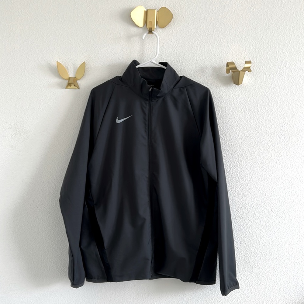 Nike light dry Fit jacket size M
